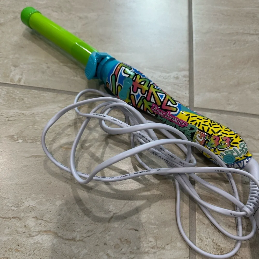 Beachwaver B1 Graffiti Rotating Curling iron